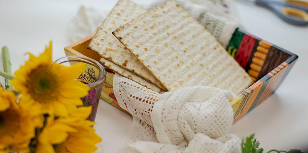 Matzah and flowers